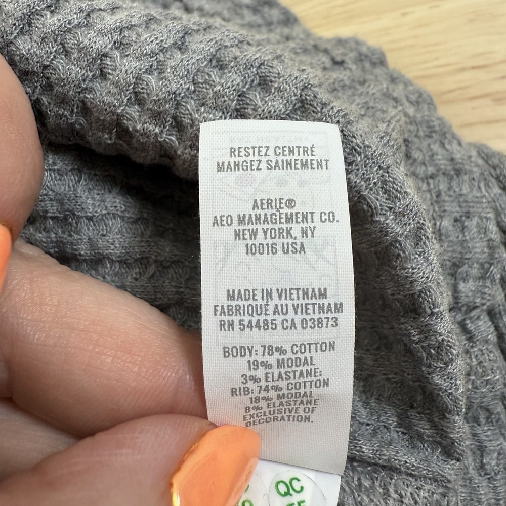 OFFLINE by Aerie Sweater Womens M Gray Waffle Knit Hooded Hi-Low Hem Thumbholes - Picture 10 of 13